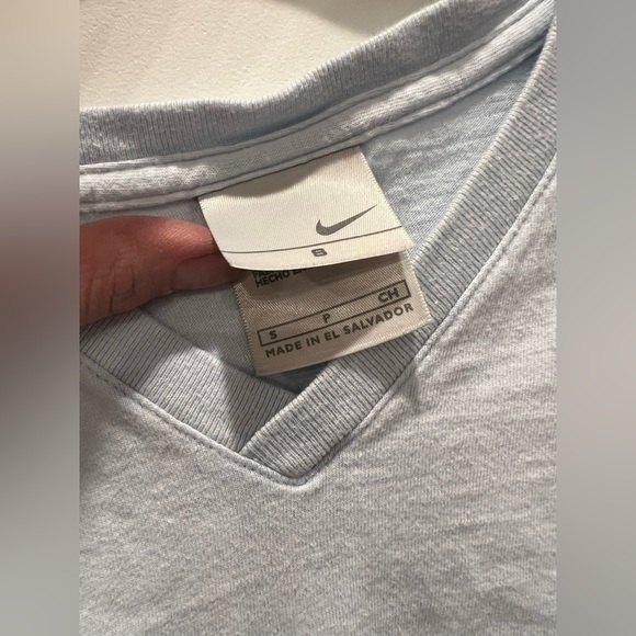 Light blue Nike tee, with red rhinestone detail - Picture 3 of 3